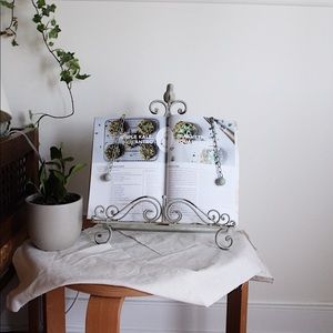 Vintage Style Iron Cookbook Stand